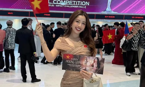 Chi Pu xách túi hơn 600 triệu đồng khi đi cổ vũ Hương Giang