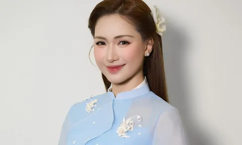 Bộ sưu tập trang phục truyền thống của Hòa Minzy