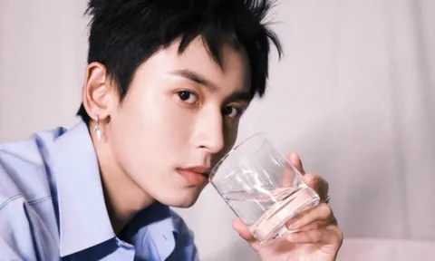 Nhan sắc gây tranh luận của 'mỹ nam đẹp nhất thế giới' Trương Triết Hạn