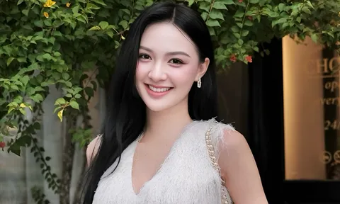 Á hậu xinh như búp bê được fan 'đẩy thuyền' yêu cầu thủ Đình Bắc là ai?