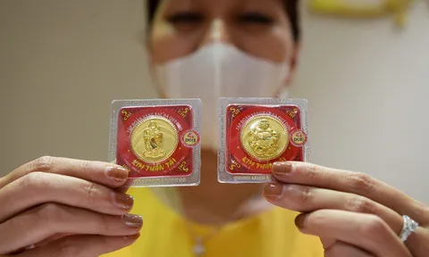 Vàng rớt giá mạnh