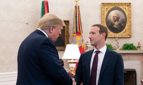 Ông Trump sẽ bị cấm dùng Facebook trong 2 năm