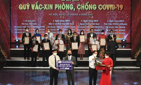 Sting ủng hộ 5 tỷ cho quỹ vaccine phòng Covid-19