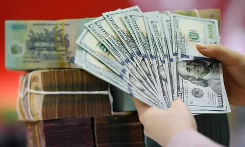 Giá bán USD xuống vùng thấp nhất trong 4 năm