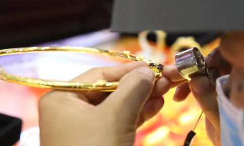 Giá vàng hôm nay 8.6.2021: Tăng vọt 300.000 đồng mỗi lượng