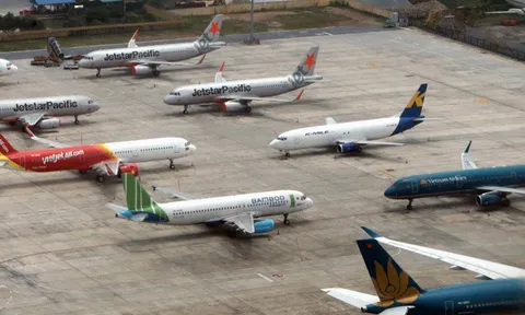 Hơn nửa đội bay của các hãng hàng không lại nằm sân