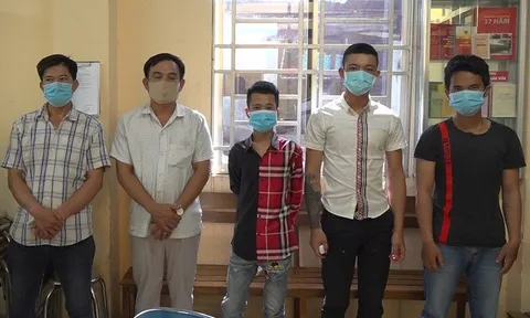 Băng cướp ở TP.HCM chuyên dùng mã tấu chém người đi đường