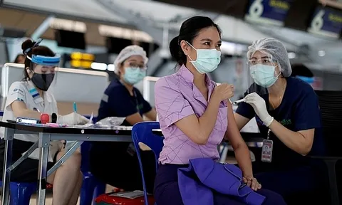 Thái Lan đẩy nhanh việc tiêm chủng vaccine ngừa Covid-19 để mở cửa trong 120 ngày