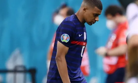Pháp bị loại khỏi Euro, Mbappe chết lặng khi thành tội đồ