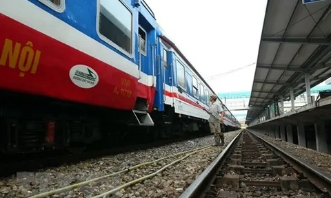 Ngành đường sắt tạm dừng bán vé từ TPHCM đi Huế