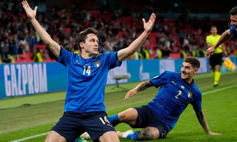 Chelsea vung 100 triệu euro mua Chiesa, Juventus phớt lờ