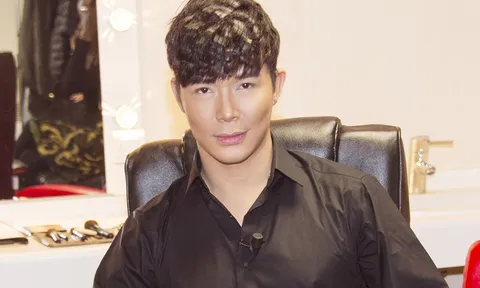 Nathan Lee bất ngờ hủy chuyến bay về Pháp