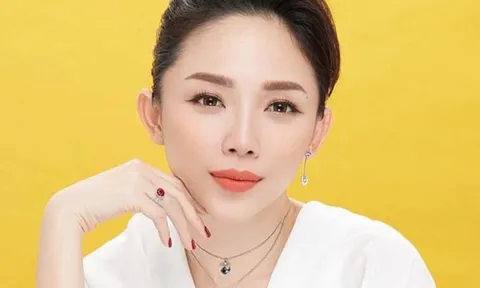 Tóc Tiên giảm 2 kg khi giãn cách dù chẳng kiêng khem