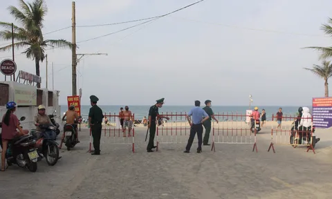 Quảng Ninh cấm tắm biển