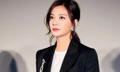 Scandal của Trương Triết Hạn khiến Triệu Vy lao đao