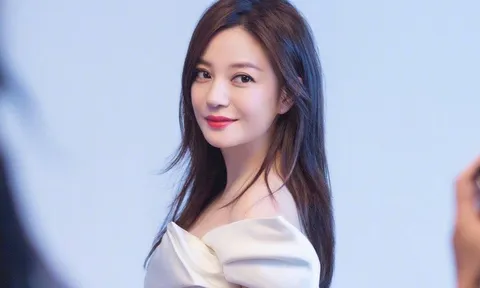 Triệu Vy bị thu hồi giải thưởng, danh hiệu, 'chính thức rút khỏi giới giải trí'