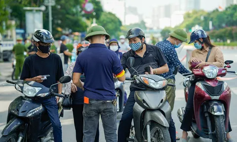 Hà Nội dừng kiểm soát giấy đi đường từ 21/9