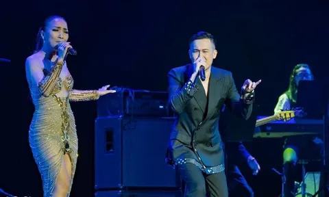 Dương Triệu Vũ lần đầu song ca cùng Hồng Ngọc trên đất Mỹ