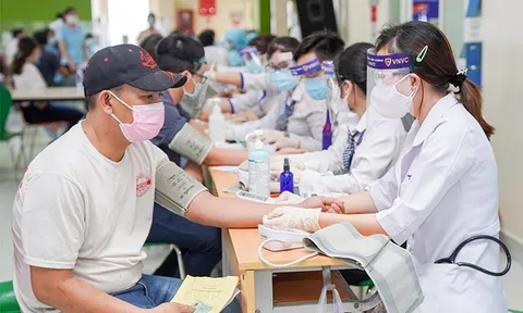 Sáng 3/12: Có 6.600 bệnh nhân COVID-19 nặng; các địa phương chủ động ứng phó với biến chủng mới Omicron